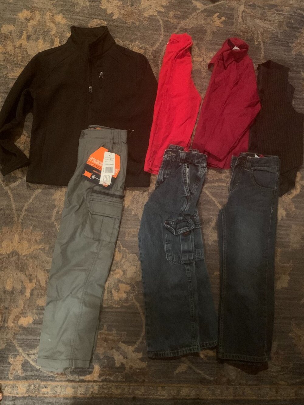 lot of 7 piece size 6/7 Boy's Clothing Bundle